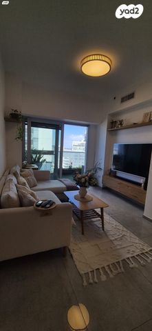 דרך מנחם בגין 144