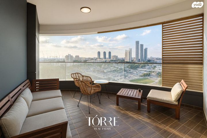 דרך מנחם בגין 158