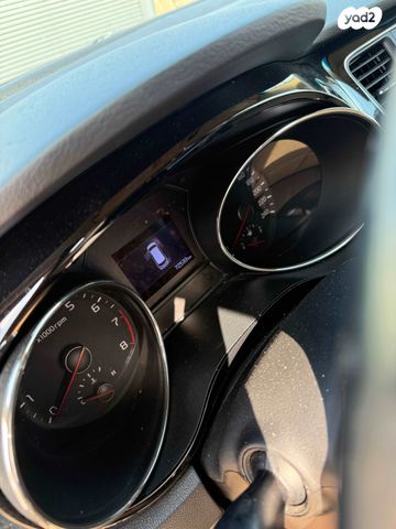 מודעת רכב קיה קרניבל