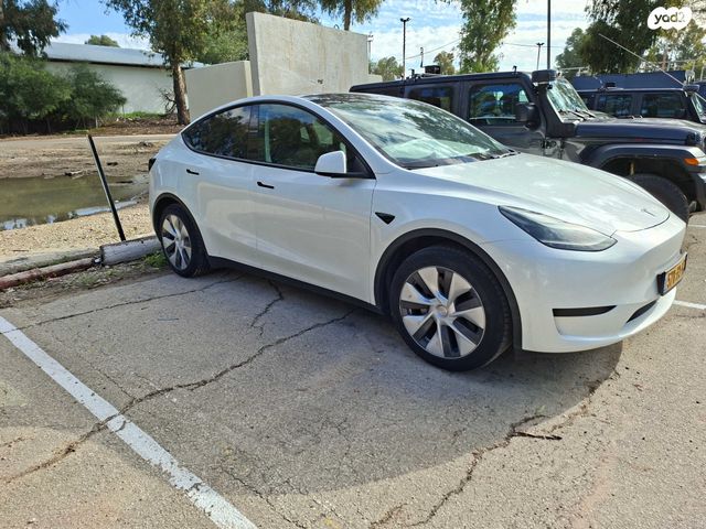 מודעת רכב טסלה מודל Y