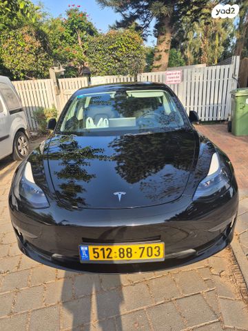 מודעת רכב טסלה מודל 3
