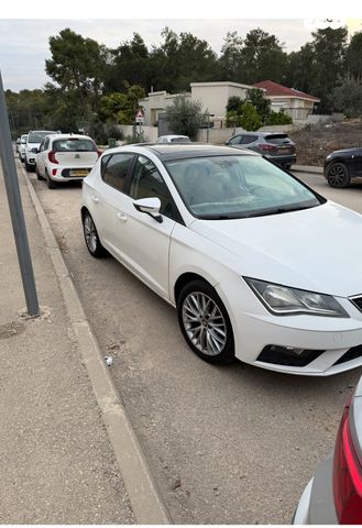 מודעת רכב סיאט לאון