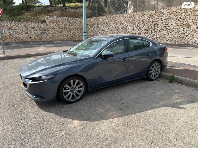 מודעת רכב מאזדה 3