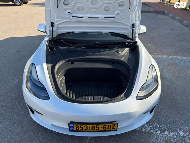 מודעת רכב טסלה מודל 3