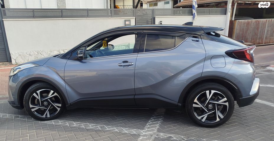 מודעת רכב טויוטה C-HR