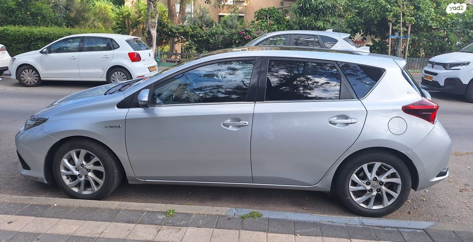 מודעת רכב טויוטה אוריס