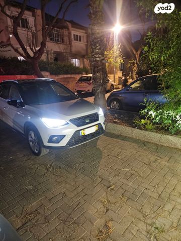 מודעת רכב סיאט ארונה