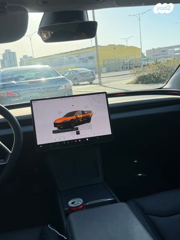 מודעת רכב טסלה מודל 3