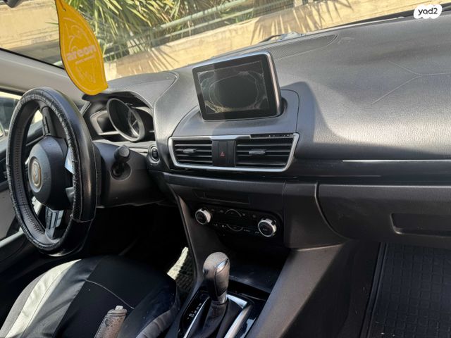 מודעת רכב מאזדה 3