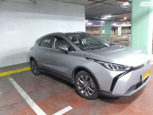 מודעת רכב ג׳ילי Geometry C