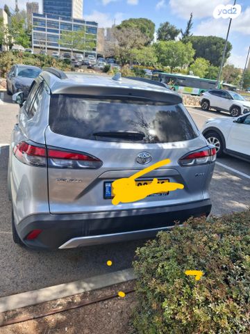 מודעת רכב טויוטה קורולה קרוס