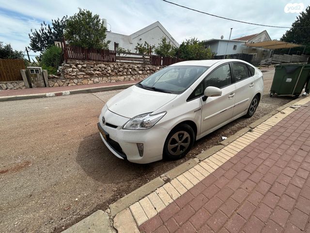 מודעת רכב טויוטה פריוס