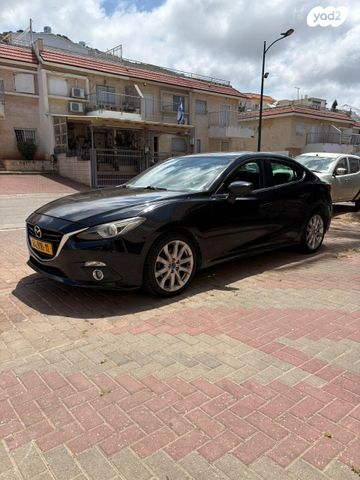 מודעת רכב מאזדה 3
