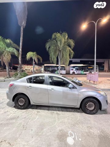 מודעת רכב מאזדה 3
