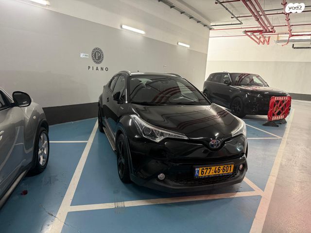 מודעת רכב טויוטה C-HR