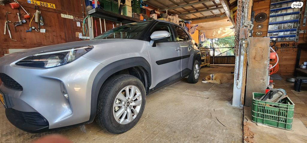 מודעת רכב טויוטה יאריס קרוס