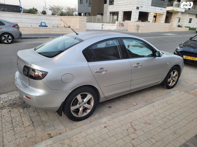 מודעת רכב מאזדה 3