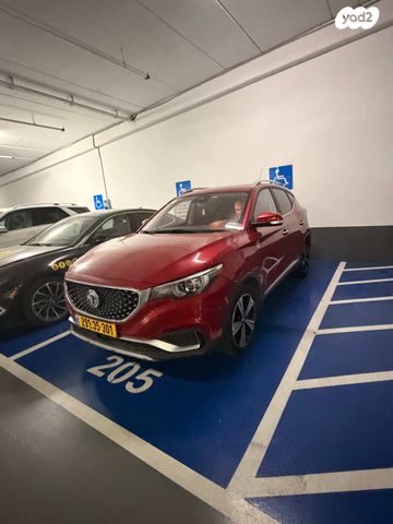 מודעת רכב אם ג'י ZS