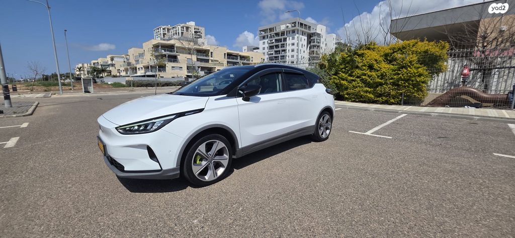 מודעת רכב ג׳ילי Geometry C