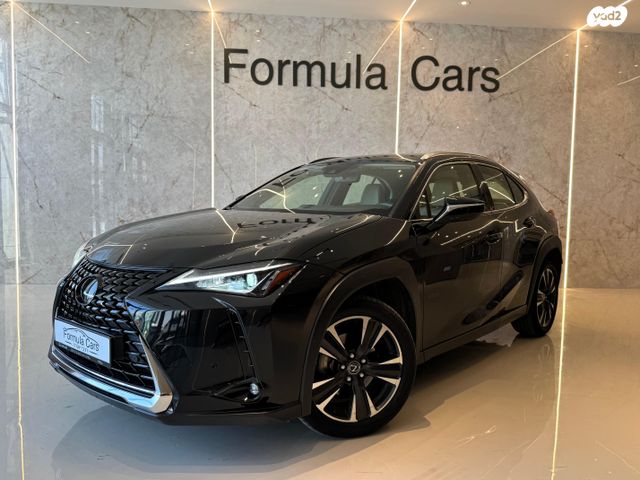 מודעת רכב לקסוס UX