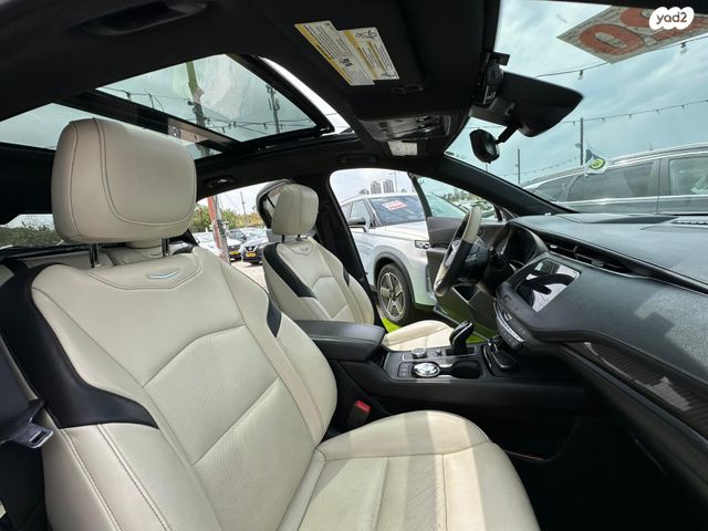 מודעת רכב קאדילק XT4 1