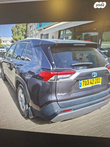 מודעת רכב טויוטה RAV4