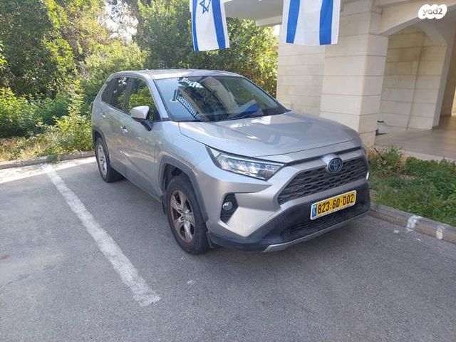 מודעת רכב טויוטה RAV4