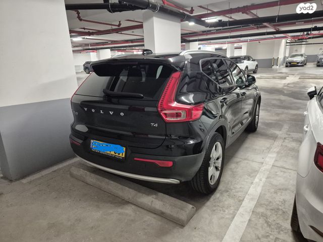 מודעת רכב וולוו XC40