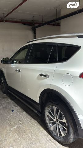 מודעת רכב טויוטה RAV4