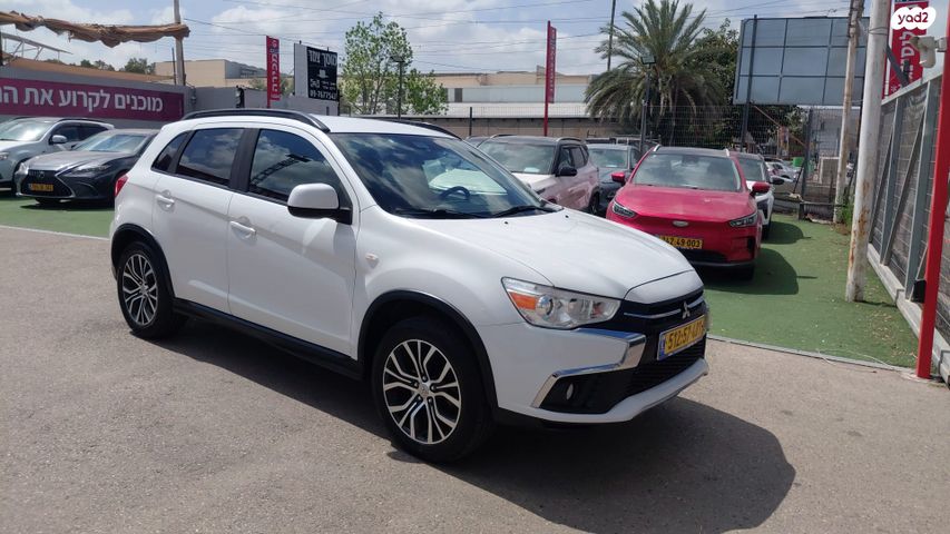 מודעת רכב מיצובישי ASX