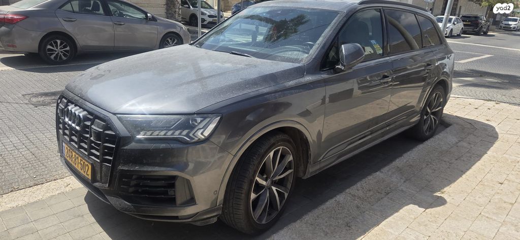 מודעת רכב אאודי Q7