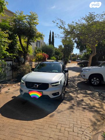מודעת רכב וולוו XC40
