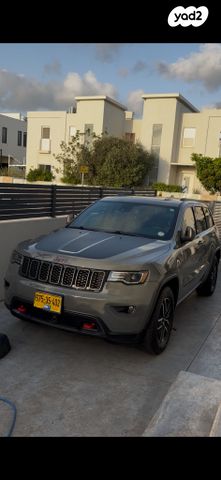 מודעת רכב ג'יפ גרנד צ'ירוקי