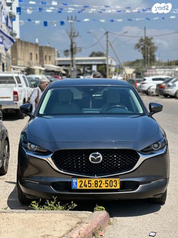 מודעת רכב מאזדה CX-30