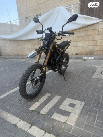 מודעת רכב סורון ULTRA BEE T