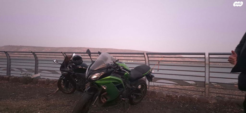 מודעת רכב קאוואסאקי ER-6F