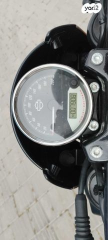 מודעת רכב הרלי דיווידסון סטריט רוד 750