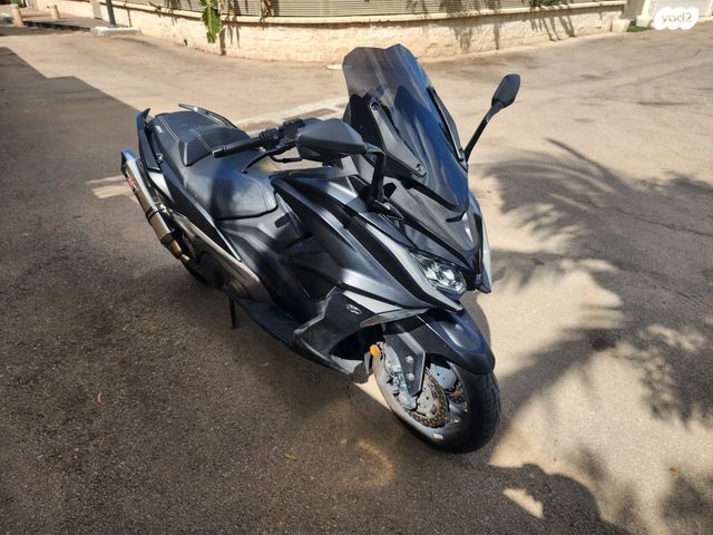מודעת רכב קימקו AK 550