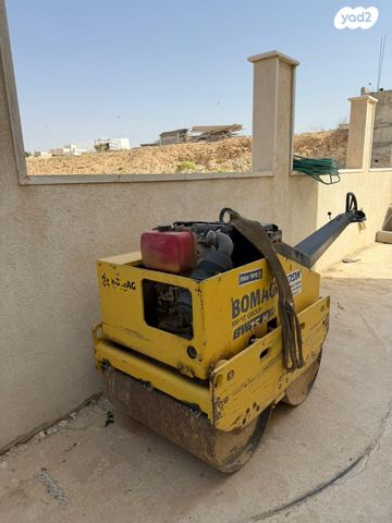 מודעת רכב מכבש