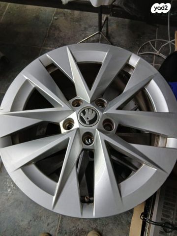 feedItemObj.data.row_1