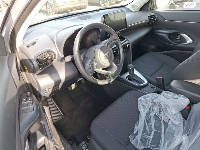 מודעת רכב טויוטה יאריס קרוס 1