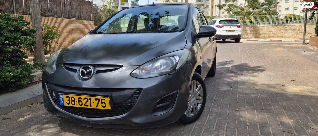 מודעת רכב מאזדה 2