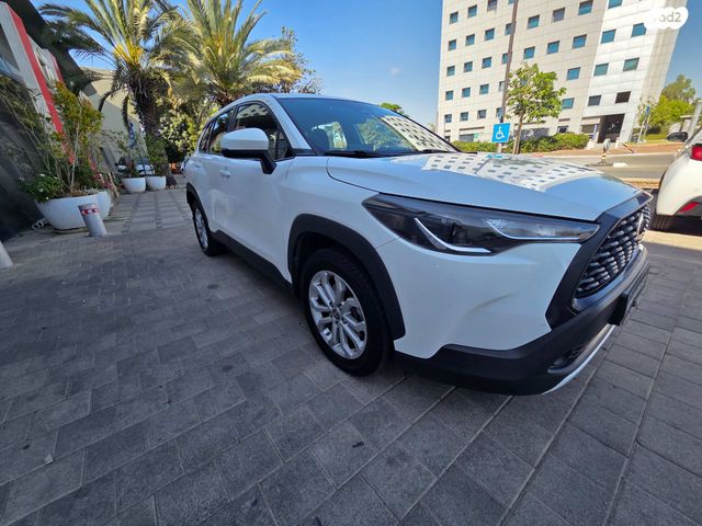 מודעת רכב טויוטה קורולה קרוס