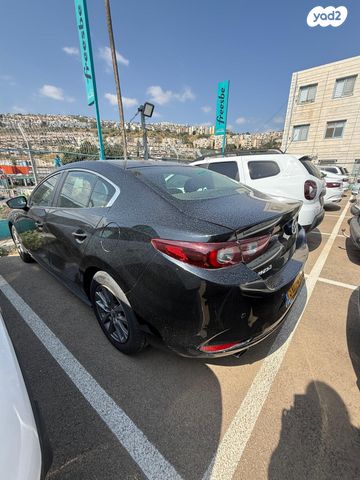 מודעת רכב מאזדה 3