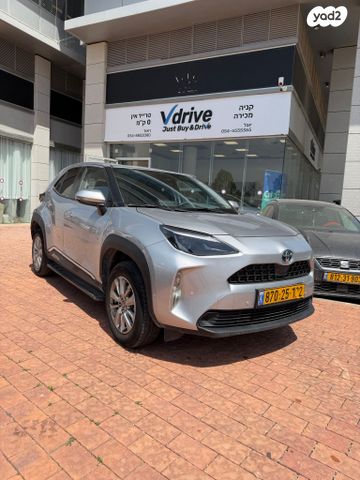 מודעת רכב טויוטה יאריס קרוס