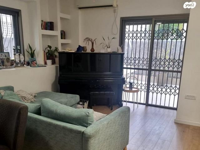 א.ד. גורדון 24