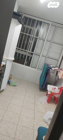 שדרות ירושלים 12