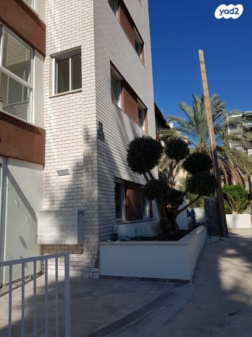 איינשטיין 25