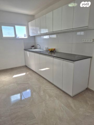 שדרות ירושלים 51