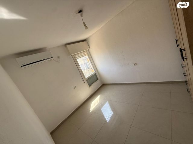 ח.מ. שפירא 43